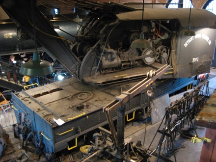 Close-up on the crane, side A.