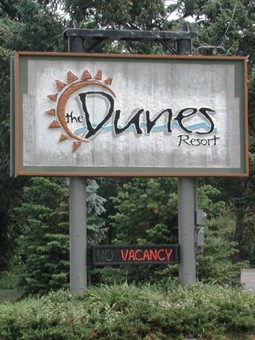 Saugatuck-Dunes sign 2006